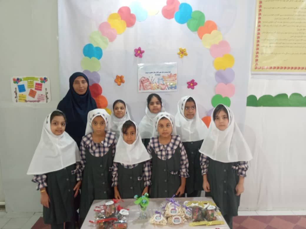 پیش دبستانی و دبستان غیر دولتی دخترانه هوشمند مهر اندیش