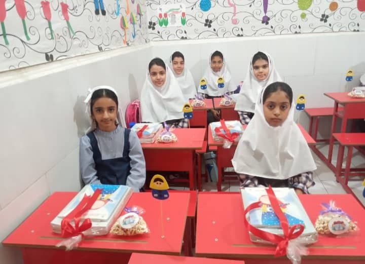 پیش دبستانی و دبستان غیر دولتی دخترانه هوشمند مهر اندیش