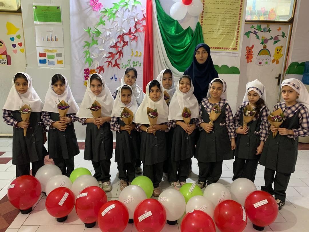 پیش دبستانی و دبستان غیر دولتی دخترانه هوشمند مهر اندیش