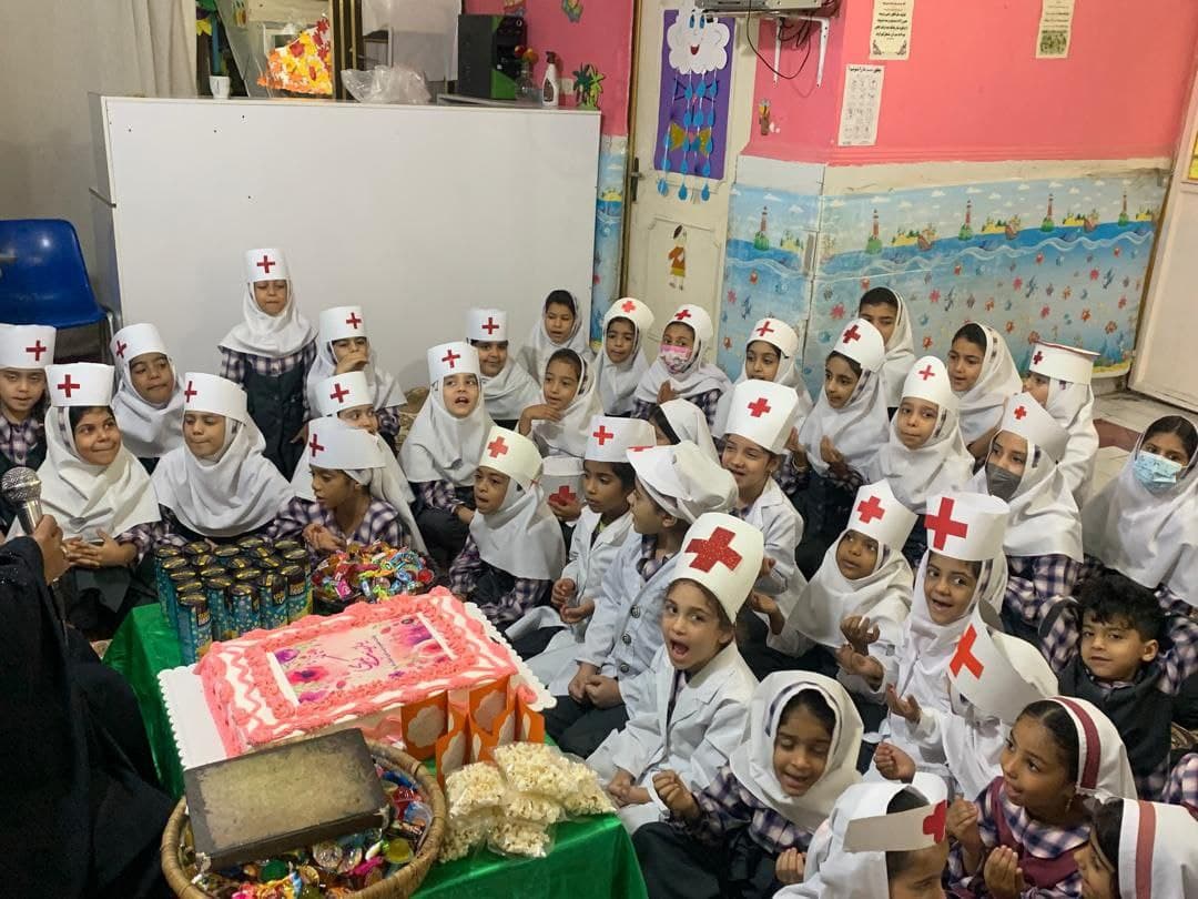 پیش دبستانی و دبستان غیر دولتی دخترانه هوشمند مهر اندیش